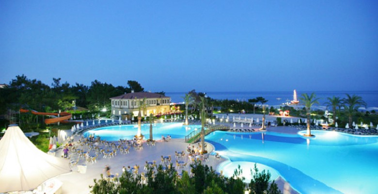 Queen’s Park Resort Hotel